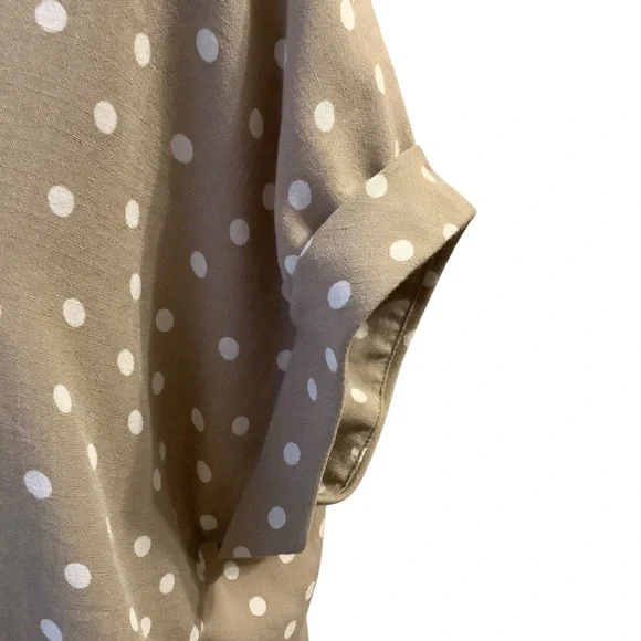 Rachel Roy Tan Polka Dot Split Neck Short Sleeve Blouse/ Size L - Picture 7 of 12